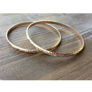 PATTERNED GOLD BANGLE